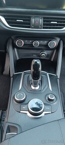 Alfa Romeo Stelvio 2.2 JTD Q4 154kw A/T - 18