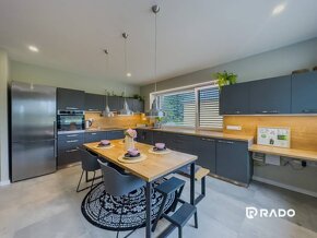 RADO|ZNÍŽENÁ CENA Na predaj rodinný dom v obci Nedožery–Brez - 18