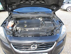 VOLVO V40 1,6D2 84kw Kinetic Momentum 1maj. 2014 - 18