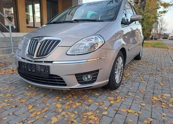 Lancia Musa 1,4 i Comfort benzín manuál 66 kw - 18