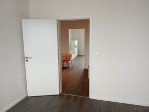 80 m2 ,3 IZBOVÝ BYT ,TRENČÍN ,KOMP.REKONŠTRUKCIA - 18