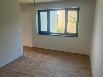 Na predaj luxusná 5-izb. novostavba, Horný Vadičov, 1082m2 - 18