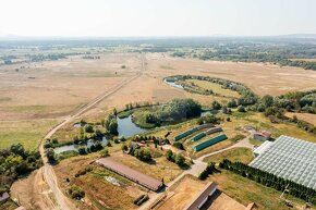 Exkluzívne na predaj budova s obrovským potenciálom v Obríne - 18