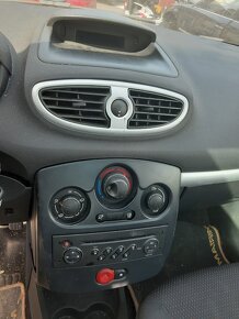 Renault Clio III 1,5DCI 63kw kód: K9K T7 - 18