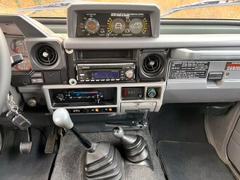 Toyota Land Cruiser LJ73 VX - 18