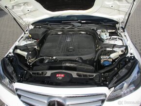 MERCEDES E250 BlueTEC 4-Matic Avantgarde 12/2013 - 18