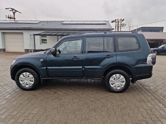 Predám Mitsubishi Pajero 3.2DI-D 147 KW manuál r.v.2012 - 18