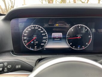 Mercedes-Benz E trieda Kombi 220 d 4MATIC AMG Paket - 18