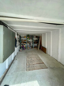 Veľký 2 izbový byt so samostatnou garážou - 18
