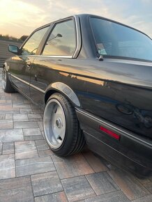 Bmw e30 coupe 318is - 18