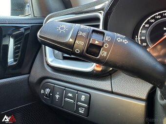 Kia Ceed SW 1.6 CRDi A/T Platinum,Pôv.lak,Virtual Cockpit,SR - 18