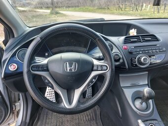 Predám Honda Civic 8g 1.8VTEC, 103kW - 18