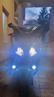 Kymco Downtown 300i ABS - 18