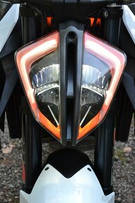 KTM 1290 SUPER DUKE R - 18