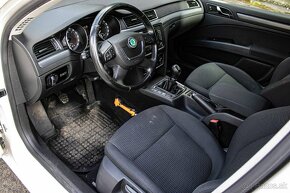 Škoda Superb Combi 1.6 TDI CR DPF Ambition - 18