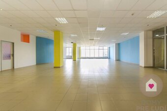 GA/CENTRUM - Obchodný priestor o výmere 212m2 s možnosťou ro - 18