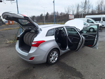 Hyundai i30 CW 1.6i CRDi HP 16V DOHC Style - 18