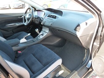 Honda Civic 1.8 VTEC Comfort - 18