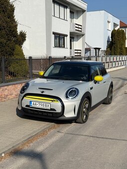 Predám MINI COOPER SE elektro 2021 ako nové - 18