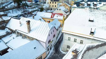 V centre Banskej Štiavnice rodinný dom s parkovaním vo dvore - 18