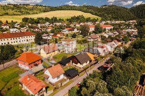 PREDAJ: Rodinný dom na brehu Čierneho Hrona s menším pozemko - 18