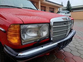 Mercedes-Benz E trieda Sedan 123 200B 72kW Piano - 18