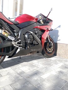 Yamaha R1 v TP 35kW - 18