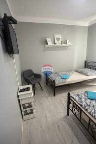 EXKLUZÍVNA PONUKA NA PREDAJ: Apartmánový dom s veľkým pozemk - 18