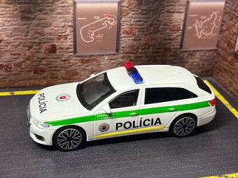 Audi A6 Avant Polícia SR 1:43 - tónované sklá, EVČ vozidla - 18