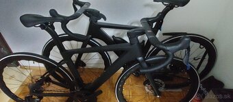 Kompletný karbónový cestný bicykel s elektronickou prehadzov - 18