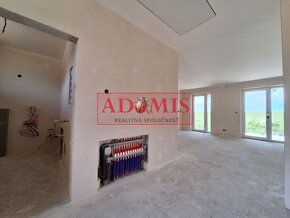 Predáme nadštandardný 4izbový bungalov Cestice 131m2,ČOV,vod - 18