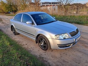 Skoda Superb 1 - 18