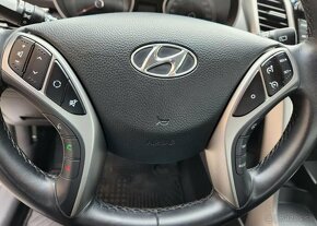 Hyundai i30 1.6-NÍZKÉ KM-spotř.5,1l/100km - 18