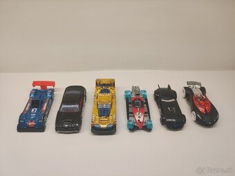 Autíčka Hot Wheels 1:60 - 1:64 - 18