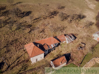 Pozemok o rozlohe 15975m2 so starším rodinným domom vhodný - 18