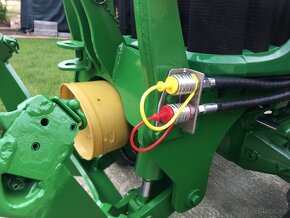 John Deere 5615 V Vinohradnícky a Záhradnícky traktor - 18