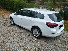 Opel astra J Sport Tourer - 18