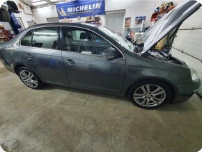 Volkskwagen jetta 2.0 TDI Comfortline - 18