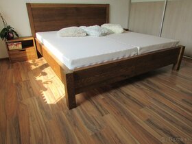 Luxusná dubová postel Klára + zdarma 2 masívne stolíky - 18