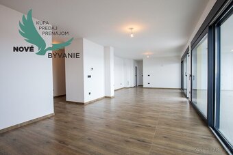 Luxusný apartmán v prvej rade od mora s výhľadom na more v C - 18