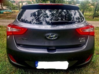 Hyundai i30 hatchback 1.4 diesel 66kw 2013 2014 šedá metalíz - 18