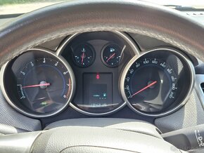 Chevrolet Cruze 1.6 benzín, 134000km - 18