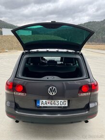 VW TOUAREG 3.0TDI 176kw,vzduch,koža,šiber - 18