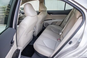 Toyota Camry 2.5 Hybrid 160 kW EXECUTIVE - 18