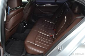 BMW 530 D LUXURY X DRIVE, 11/2017, FULL VÝBAVA, TOP STAV - 18