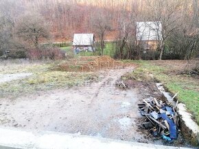 NA PREDAJ POZEMOK NA STAVBU DOMU V ILIAVKE S VÝMEROU 700 M2. - 18