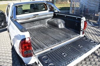 Toyota Hilux 2.4 D-4d 4X4 Live SR ODPOČET_DPH - 18