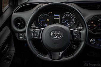 Toyota Yaris brid e-CVT Active City - 18