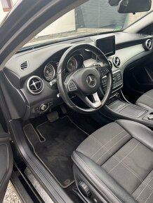 Mercedes GLA trieda 220d 4MATIC A/T - 18