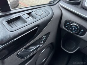 Ford Tourneo Custom Autm. Titanium kůže,navi,8míst. CZ - 18